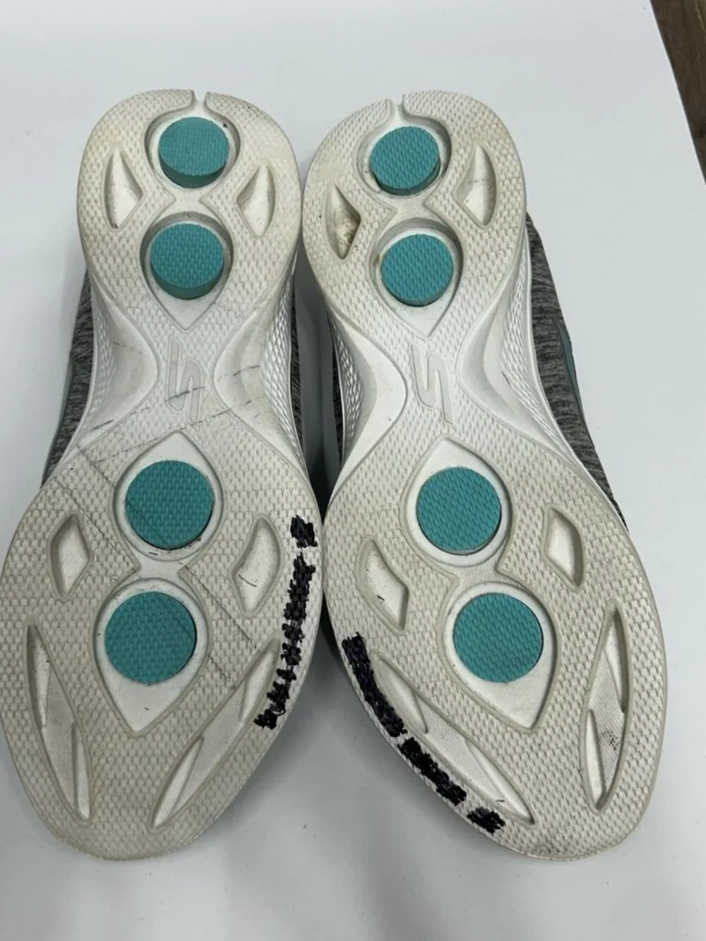 Skechers Womens Go Walk 4 Serenity Shoes Sz  10 Gray White 14173 Low Top Lace Up